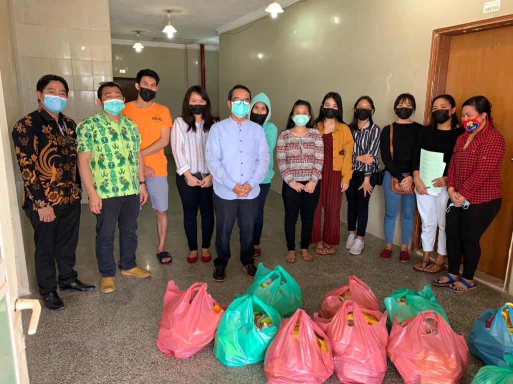 KBRI Kuwait Distribusikan Bantuan ke WNI Terdampak Lockdown